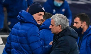 Mourinho lần đầu thua 2 trận sân nhà trong sự nghiệp