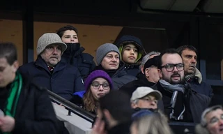 Ole Solskjaer và trợ lý xem Paris SG thi đấu