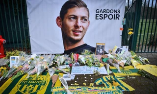 Người hâm mộ Nantes cầu nguyện cho Emiliano Sala 