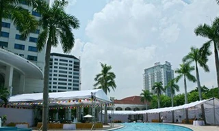 Khi mà cả hai phía trong thương vụ đều đang im lặng, giá trị của thương vụ là đề tài của nhiều đồn đoán