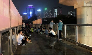 Cầu vượt, hầm đường bộ ngày ‘ế khách’, tối thành chốn hẹn hò