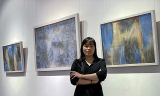 Bút pháp trên tranh lụa mới lạ của nữ họa sĩ xứ Thanh