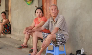 Người dân khu lao động Long Biên khốn đốn trong nắng nóng 'đổ lửa'