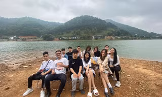 Người dân Thủ đô đổ xô dã ngoại Hồ Đồng Đò