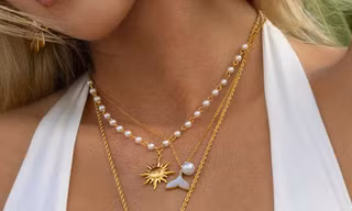 Trang sức mùa Hè cho các nàng theo style tối giản: Hãy lựa chọn ngọc trai!