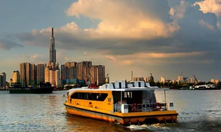 Ý tưởng Staycation cho kỳ nghỉ lễ: Du ngoạn trên Waterbus, nghỉ tại khách sạn kiểu Pháp