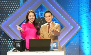 MC Khánh Vy, Ngọc Huy "nạp đường" cho 4 nhà leo núi trước Chung kết Olympia 24