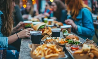 3 việc tưởng là tốt nhưng lại không nên làm trong quán ăn, dễ gây phiền toái