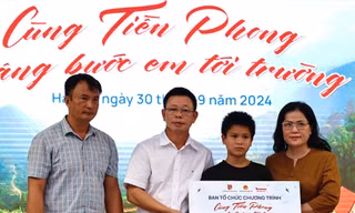 Cùng Tiền Phong nâng bước em tới trường: Mang tiếng cười trở lại sau dông bão