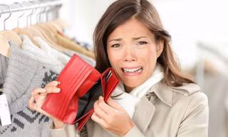 Sống sót qua "bão sale": Những sai lầm trong thời trang và mua sắm ai cũng dễ mắc phải