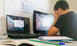 TP.HCM: Học online 3 tiết Hóa liên tục, học sáng chiều chưa đủ còn tăng ca buổi tối