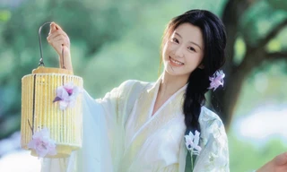 Bao Thượng Ân được khen xinh đẹp nhưng còn non khi diễn lại vai của Châu Tấn