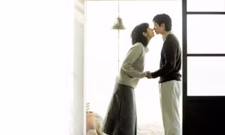 Tại sao chúng ta lại thu hút bởi nhau và yêu nhau?