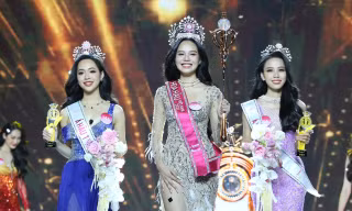 Cận cảnh nhan sắc nữ sinh cao 1m76 Huỳnh Thị Thanh Thủy đăng quang ‘Hoa hậu Việt Nam 2022’
