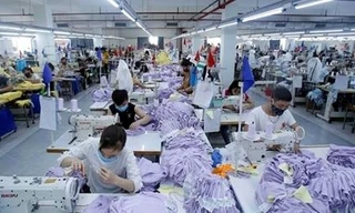 Trường Đại học công bố báo cáo Kinh tế và Thương mại Việt Nam 2021