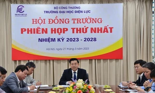 Phân quyền trong trường đại học: Ai cao hơn ai?
