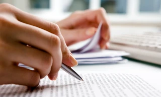 Một trưởng khoa Trường ĐH Thương mại bị rút bài báo khoa học