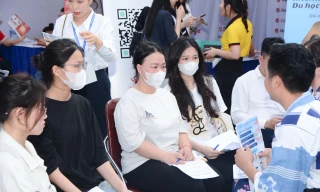 Hơn 70 doanh nghiệp tham gia tư vấn kỹ năng và tuyển dụng cho sinh viên