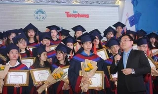 Nâng bước thủ khoa: Em muốn đi học để cuộc sống tốt hơn