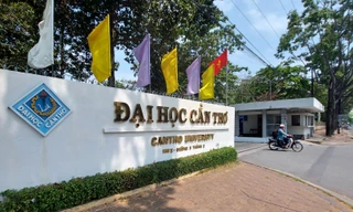 Trường ĐH Cần Thơ bị tuýt còi vì tuyển sinh vượt chỉ tiêu 