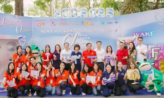 Sinh viên Trường Đại học Ngoại thương học hết sức, chơi hết mình
