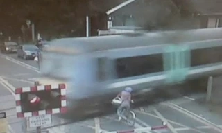 Clip: Những pha thoát chết thần kỳ