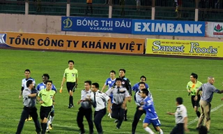 Trọng tài… chạy, hay chuyên nghiệp kiểu Việt Nam