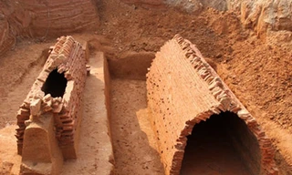 Phát hiện hai ngôi mộ nghìn tuổi ở khu đô thị Ciputra