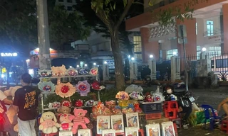 Nỗi buồn người bán hoa, quà... dịp Valentine