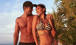 Hoa hậu Hoàn vũ Pia Wurtzbach khoe dáng với bikini bên bạn trai 