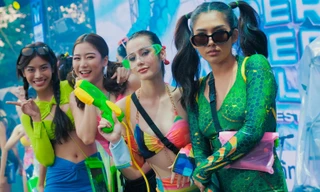 Thí sinh Hoa hậu Hòa bình Thái Lan mặc hở dự lễ hội té nước