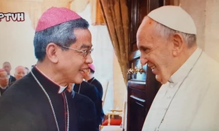 GM Giuse Nguyễn Năng với Đức thánh cha, Giáo hoàng Biển Đức Bênêđictô XVI 