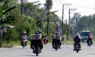 Buôn lậu chạy trên đường