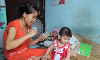 Nhiều gia đình công nhân vẫn phải sống chen chúc trong những phòng trọ chưa tới 12m2 