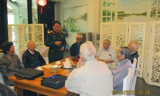 Đại tá Phạm Văn Cương họp mặt ngày truyền thống của Cựu chiến binh chiến sĩ Điện Biên đại đội 806 - Ảnh: Thạch Lợi 