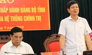 Trưởng Ban Tổ chức Tỉnh ủy Hà Giang Nguyễn Trung Tài trả lời về việc hợp nhất các cơ quan Đảng và chính quyền. Ảnh: Văn Kiên