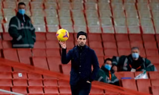 HLV Arteta của Arsenal có khả năng bị sa thải lên tới 36%, theo truyền thông xứ sương mù 