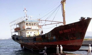 Nhiều tàu vỏ thép của ngư dân Bình Định vừa đóng bị hư hỏng 