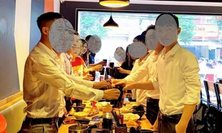 Nhân viên môi giới thường xuyên đăng ảnh liên hoan trên facebook để lôi kéo người tham gia