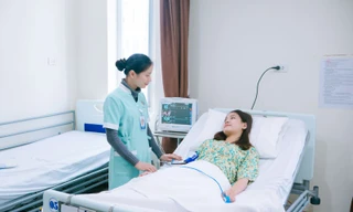 Nhiều người dân tham gia các loại hình bảo hiểm sức khỏe thương mại nên cần các loại khám chữa bệnh chất lượng cao. Ảnh: Hồng Vĩnh