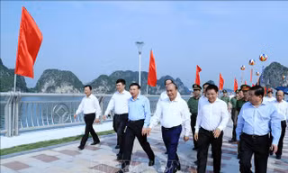 Thủ tướng Nguyễn Xuân Phúc dự Lễ khánh thành cầu Bài Thơ và đường bao biển Trần Quốc Nghiễn, thành phố Hạ Long