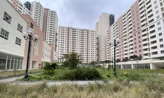 Hàng nghìn căn hộ khu tái định cư Bình Khánh (quận 2, TPHCM) đang bị bỏ trống, gây lãng phí. Ảnh: Duy Quang 