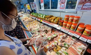 Giá lợn trên thị trường đang ở mức cao chưa từng có; trong khi nguồn lợn trong dân không đủ đáp ứng nhu cầu. Ảnh: Như Ý