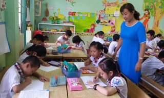 Nghịch lý thiếu giáo viên nhưng không được tuyển đang diễn ra. Ảnh: Nghiêm Huê 