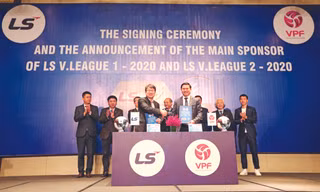 LS trở thành nhà tài trợ thứ 3 cho V-League trong vòng 3 năm. Ảnh: VPF 