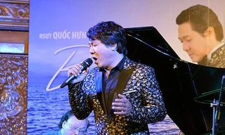 NSƯT Quốc Hưng tốt nghiệp ngành chèo, từng làm diễn viên chèo trước khi chuyển sang học opera. Ảnh: Trần Hiệp 
