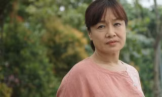 Diễn viên Tú Oanh: Bà Bích, bà Sa, bà Xuân của 'Hương vị tình thân' khổ vì... gạch đá 