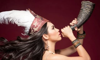 Hoàng My 'lội ngược dòng' tại tiệc đấu giá từ thiện