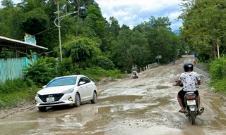 Cận cảnh tuyến đường 'đau khổ' với người dân vùng núi Đà Nẵng