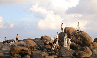 Giới trẻ check-in bãi đá độc đáo ở Đà Nẵng ngắm bình minh, hoàng hôn